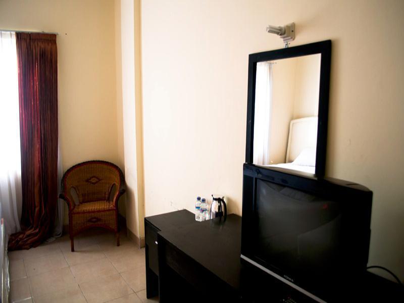 King Hotel Wates  Екстериор снимка